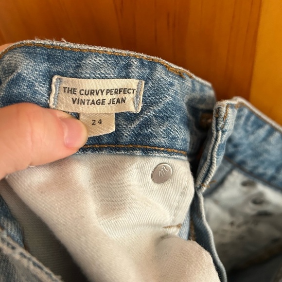 Madewell The Petite Curvy Perfect Vintage Jean in Fitzgerald Wash - Picture 6 of 6